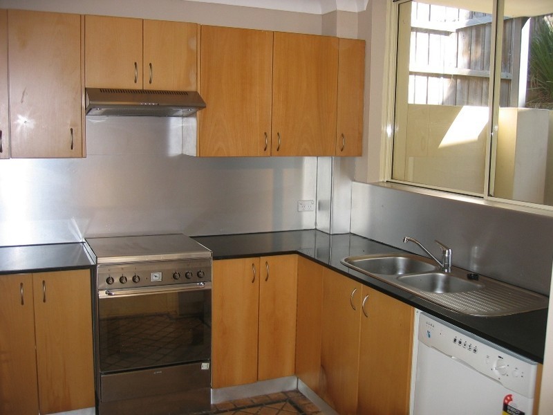 2/176 Old South Head Road, Bondi NSW 2026