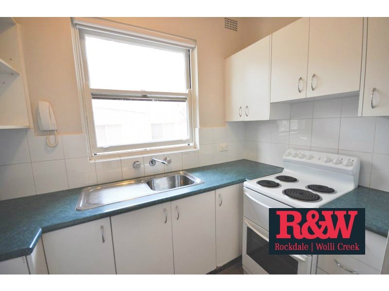 8/71 Dora Street, Hurstville NSW 2220