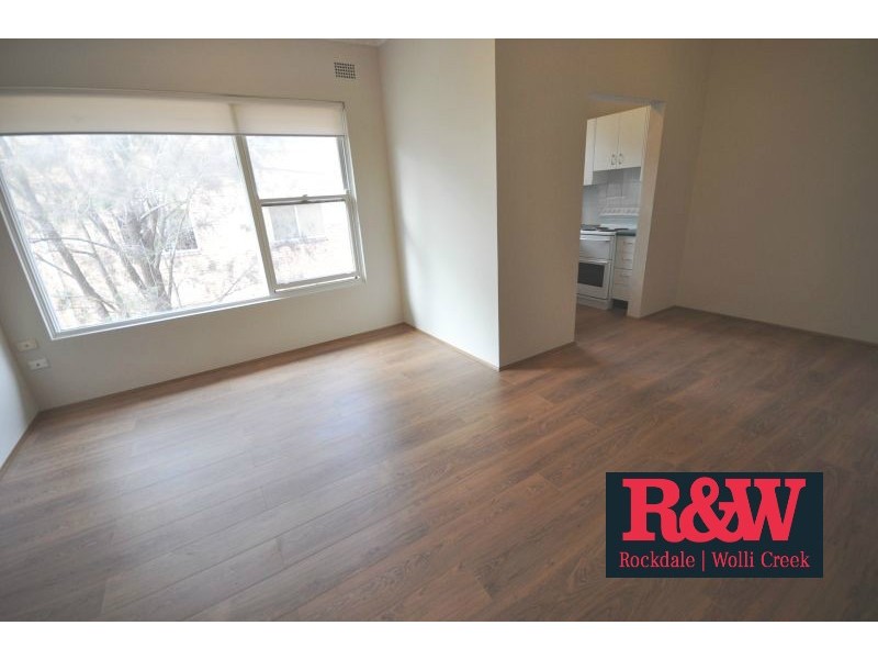 8/71 Dora Street, Hurstville NSW 2220