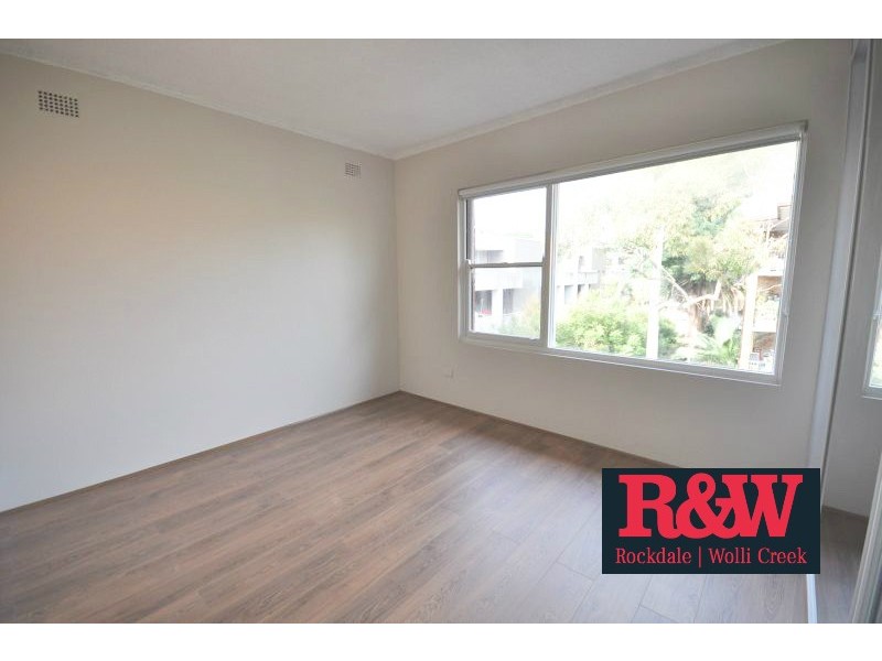 8/71 Dora Street, Hurstville NSW 2220