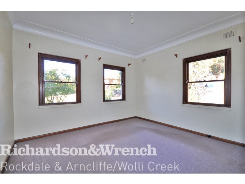 18 Rayment Avenue, Kingsgrove NSW 2208