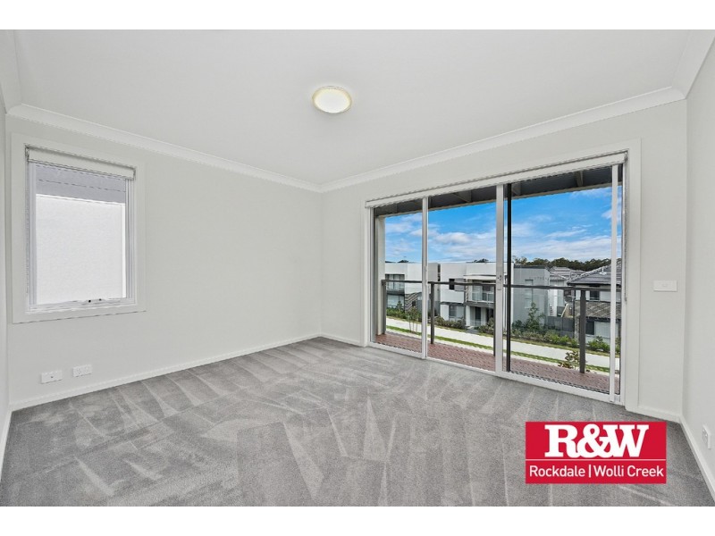 8 Greenview Drive, Moorebank NSW 2170