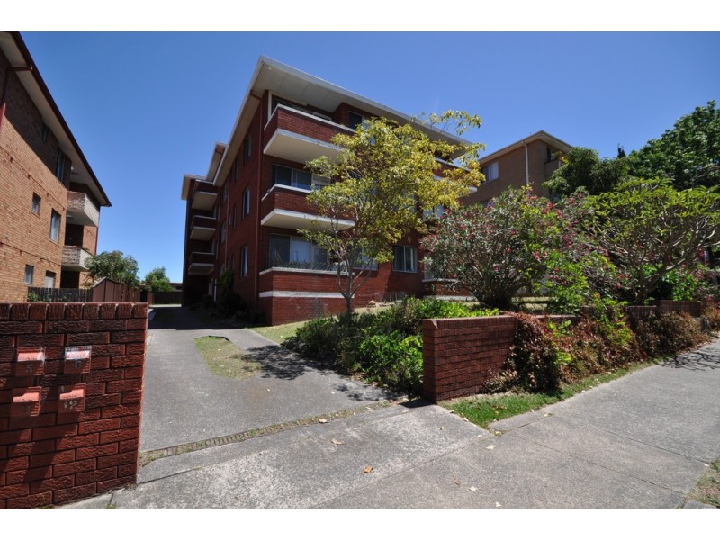 4/33 Queen Victoria Street, Bexley NSW 2207