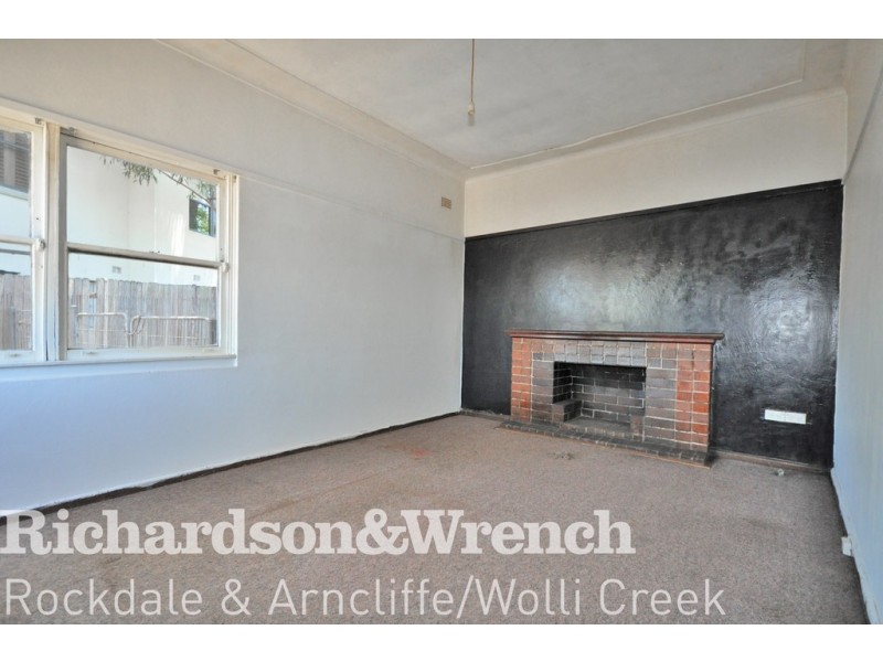 40 Simmons Road, Kingsgrove NSW 2208