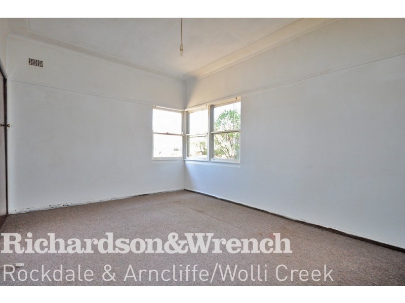 40 Simmons Road, Kingsgrove NSW 2208