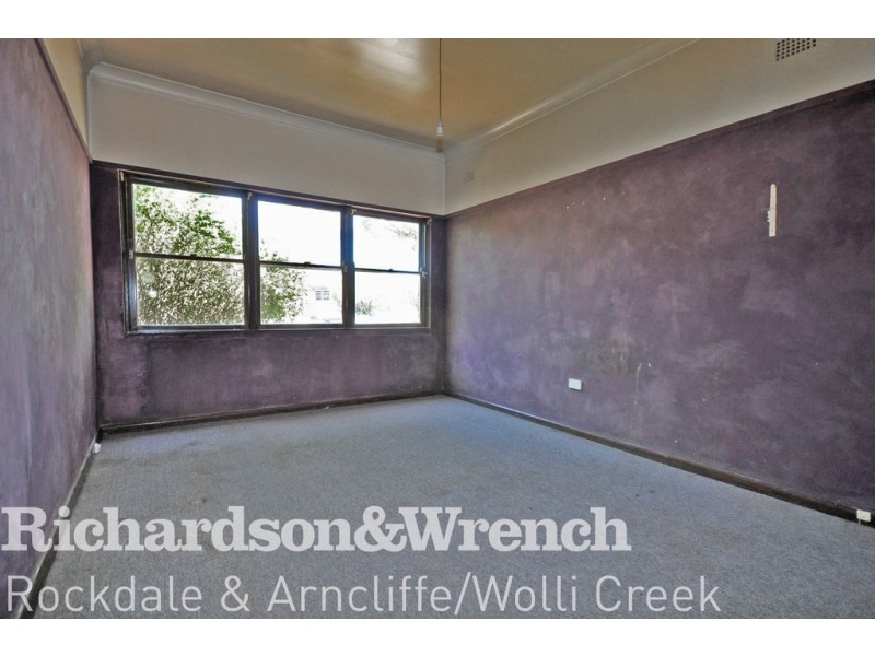 40 Simmons Road, Kingsgrove NSW 2208