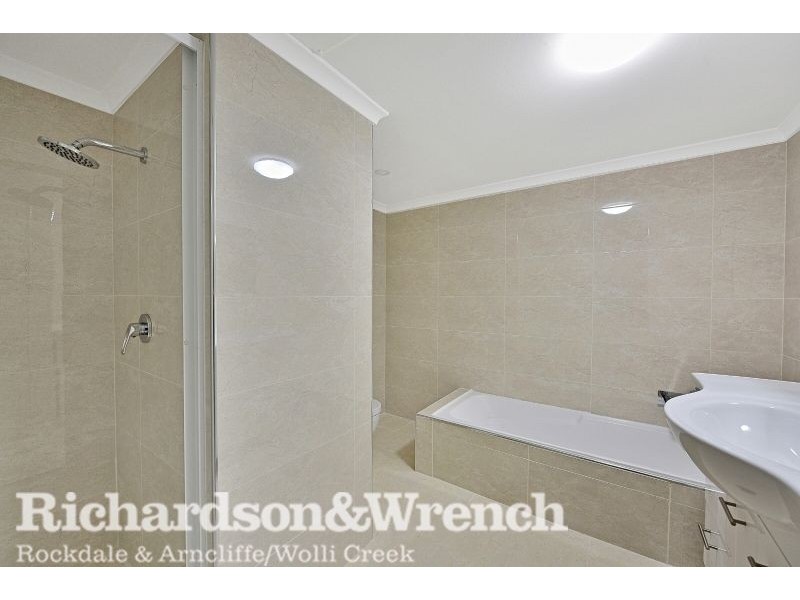 2/1-5a The Avenue, Hurstville NSW 2220