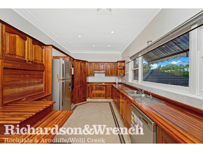 6 Park View Grove, Blakehurst NSW 2221