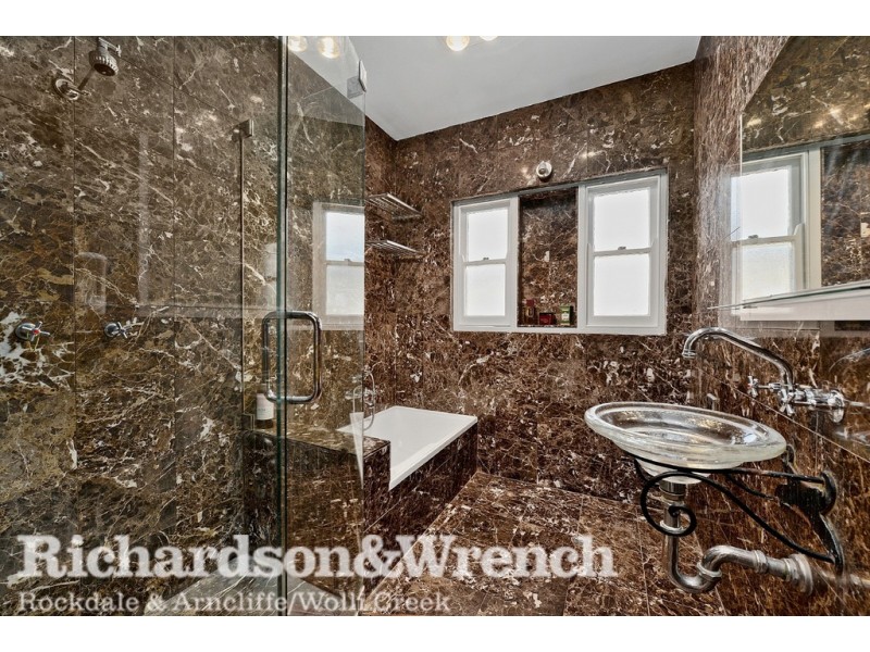 6 Park View Grove, Blakehurst NSW 2221