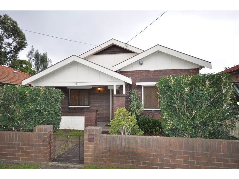 16 Banksia Avenue, Banksia NSW 2216