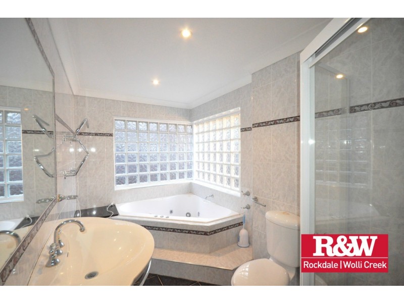 3 Nullabor Place, Yarrawarrah NSW 2233