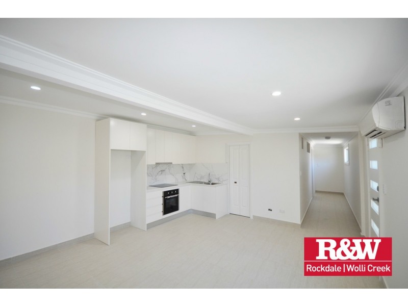 8 Firmstone Gardens, Arncliffe NSW 2205