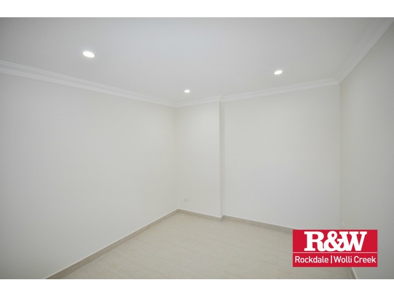 8 Firmstone Gardens, Arncliffe NSW 2205