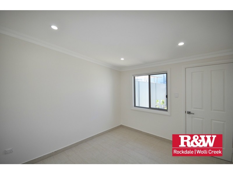 8 Firmstone Gardens, Arncliffe NSW 2205