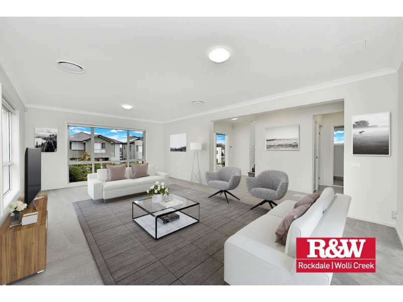 8 Greenview Drive, Moorebank NSW 2170