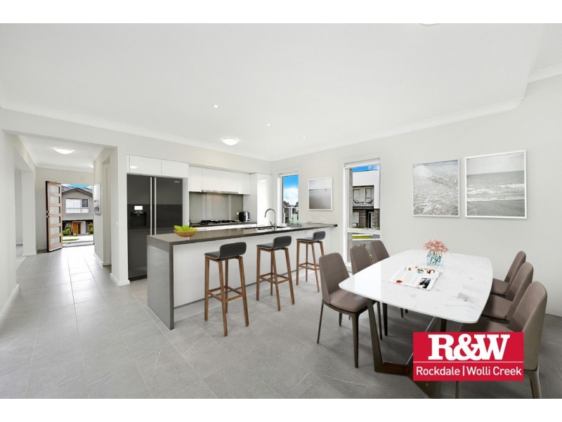 8 Greenview Drive, Moorebank NSW 2170