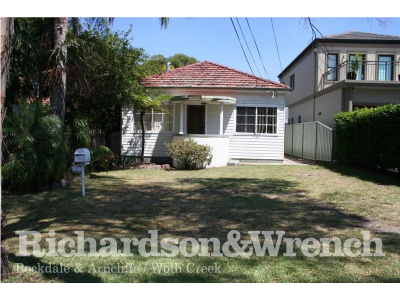 37 Evelyn Street North, Sylvania NSW 2224