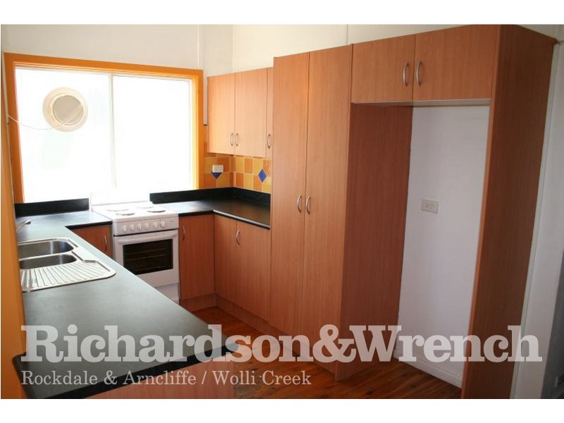 37 Evelyn Street North, Sylvania NSW 2224