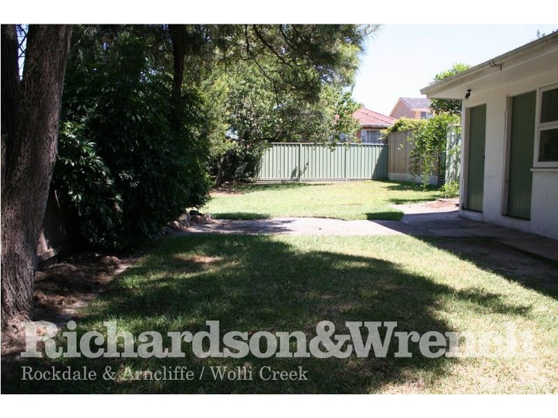 37 Evelyn Street North, Sylvania NSW 2224