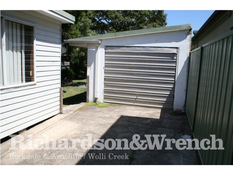 37 Evelyn Street North, Sylvania NSW 2224