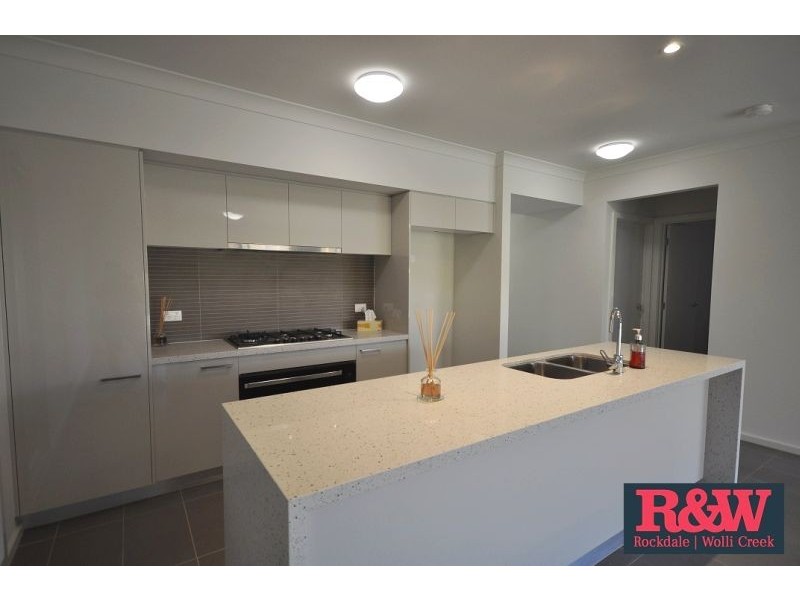 6 Desmond Avenue, Moorebank NSW 2170