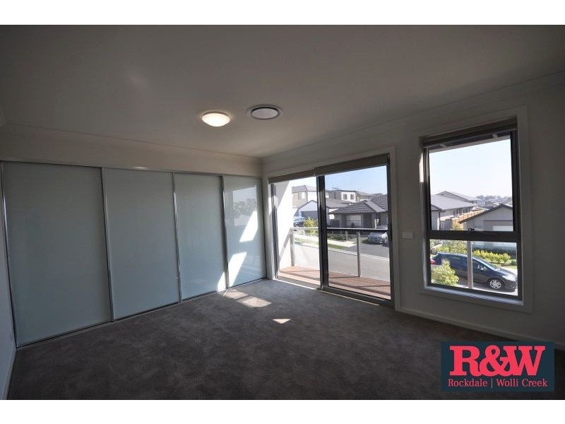 6 Desmond Avenue, Moorebank NSW 2170