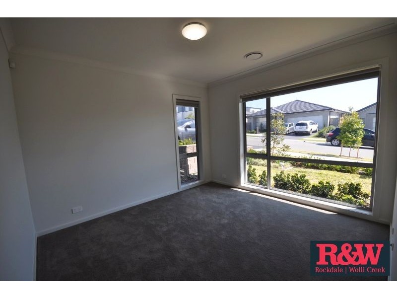 6 Desmond Avenue, Moorebank NSW 2170