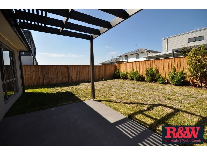 6 Desmond Avenue, Moorebank NSW 2170