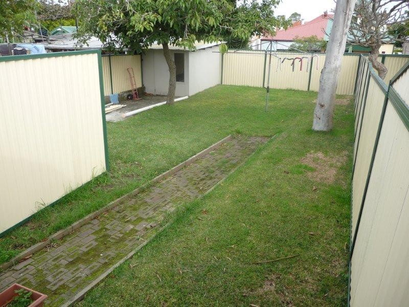 6 Brooklyn Street, Tempe NSW 2044