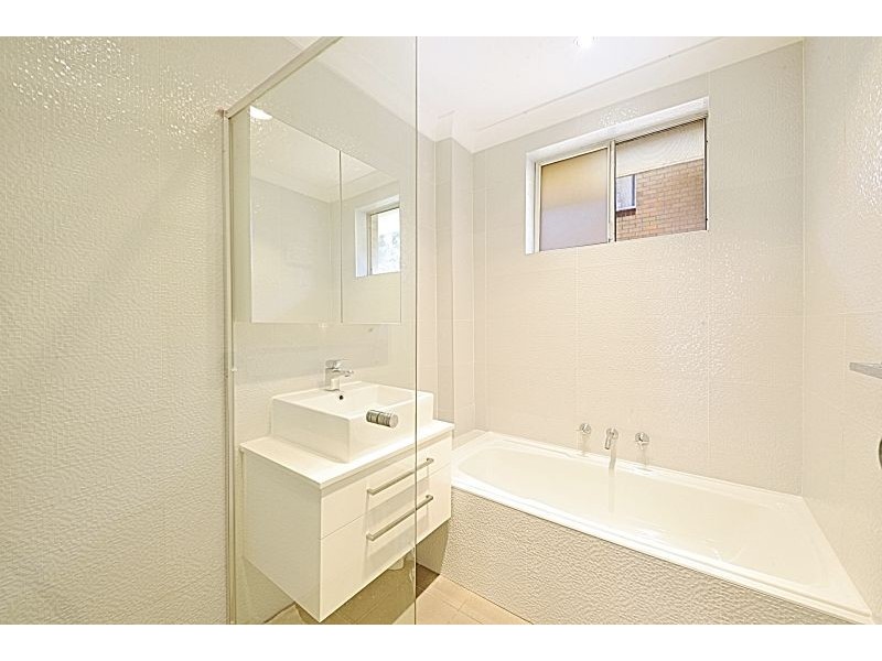 4/180 Queen Victoria Street, Bexley NSW 2207