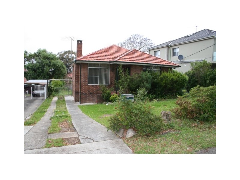 10 Junee Crescent, Kingsgrove NSW 2208