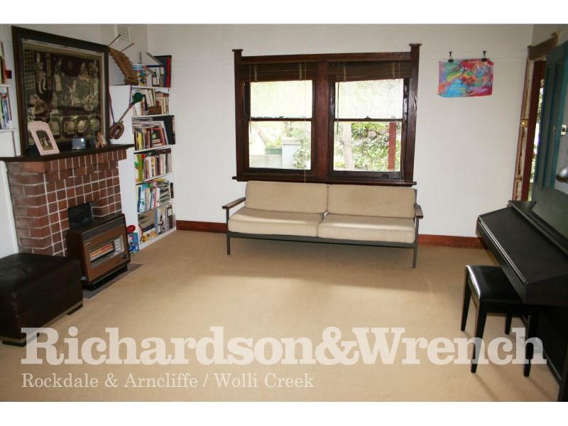 28 Colvin Avenue, Carlton NSW 2218