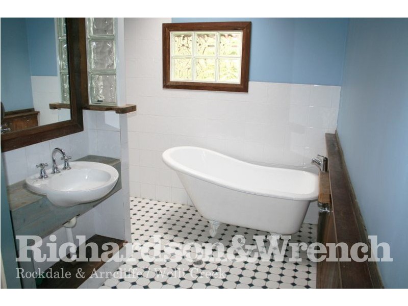 28 Colvin Avenue, Carlton NSW 2218