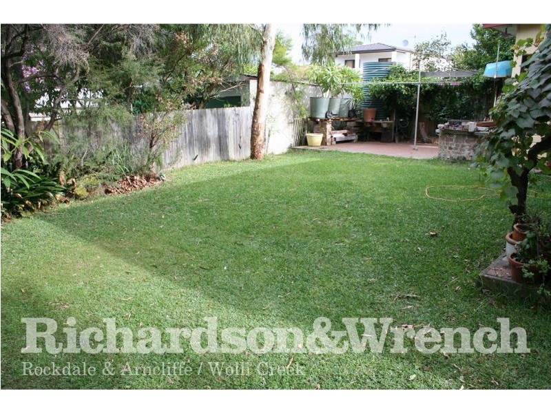 28 Colvin Avenue, Carlton NSW 2218