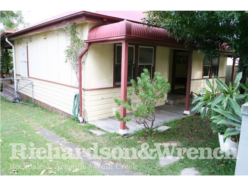 28 Colvin Avenue, Carlton NSW 2218