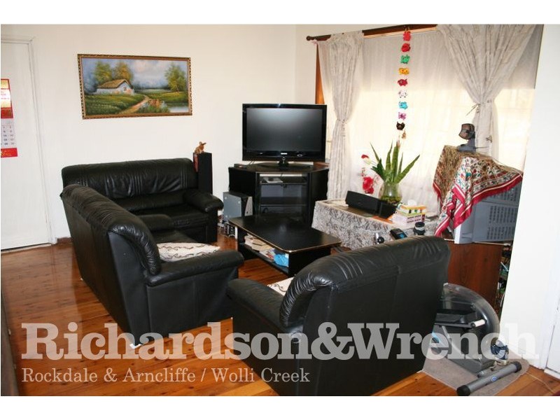 1/137-143 Queen Victoria Street, Bexley NSW 2207