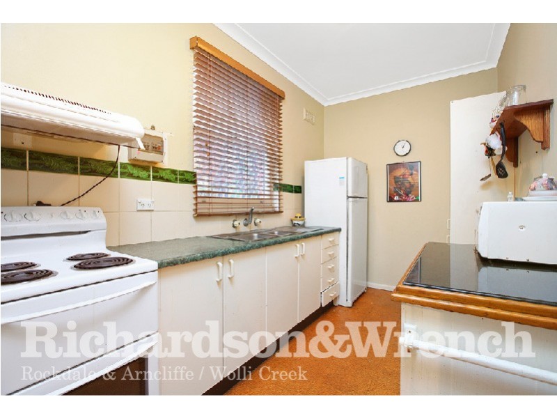 1/13a Gladstone Street, Bexley NSW 2207