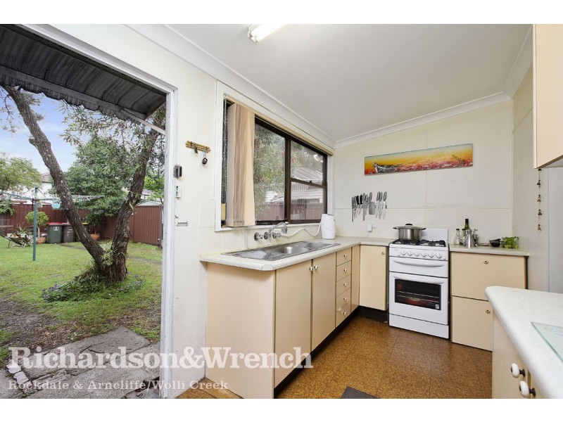 11 Innesdale Road, Wolli Creek NSW 2205