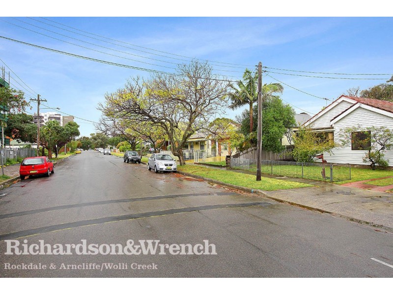 11 Innesdale Road, Wolli Creek NSW 2205