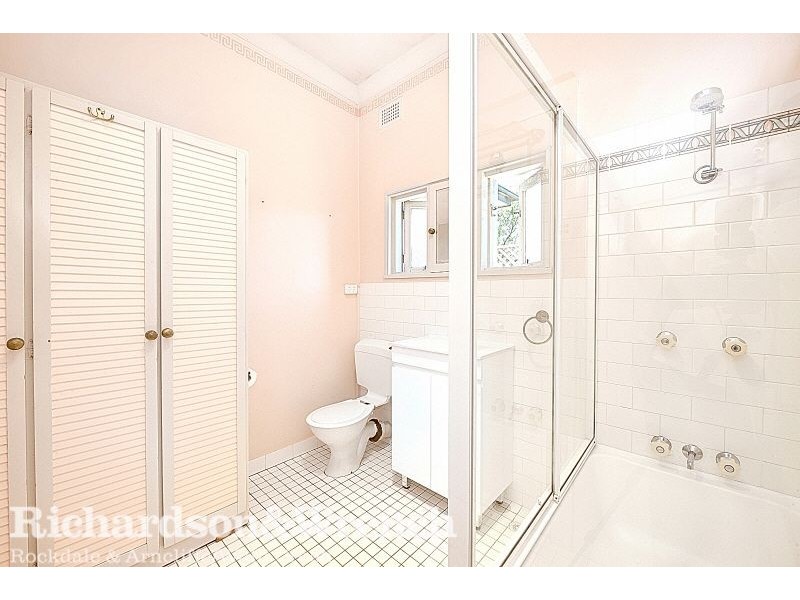 4/2 Hayburn Avenue, Rockdale NSW 2216