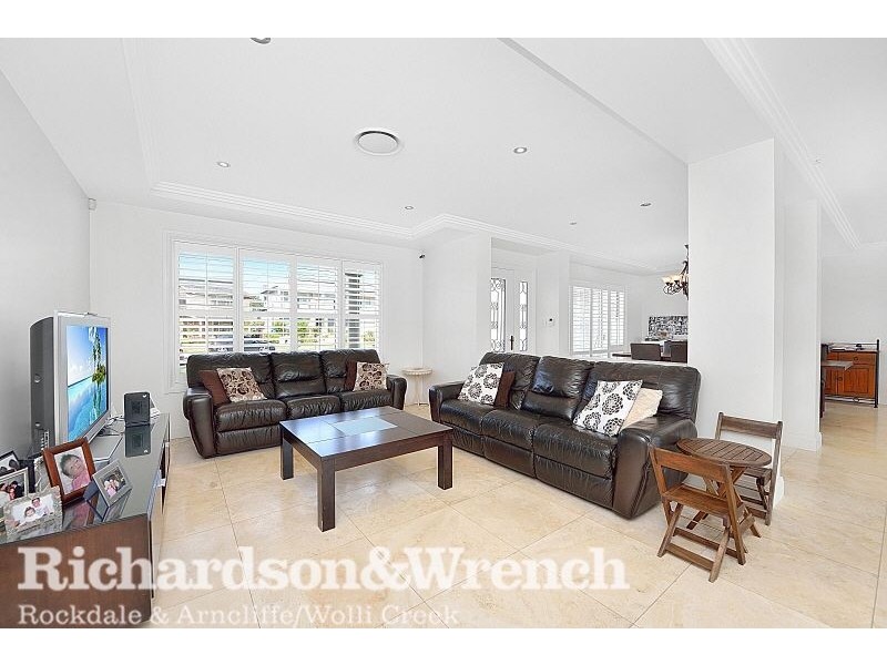 11 Cordeaux Crescent, Sylvania Waters NSW 2224