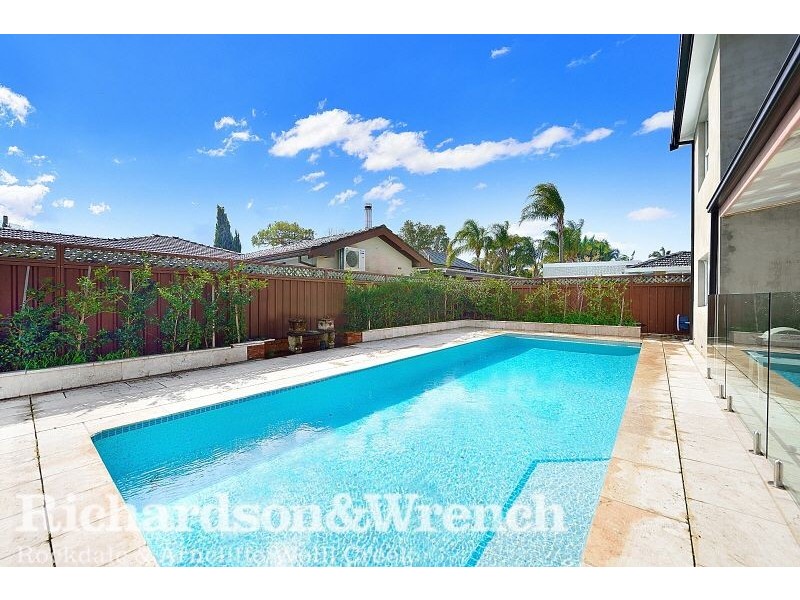 11 Cordeaux Crescent, Sylvania Waters NSW 2224