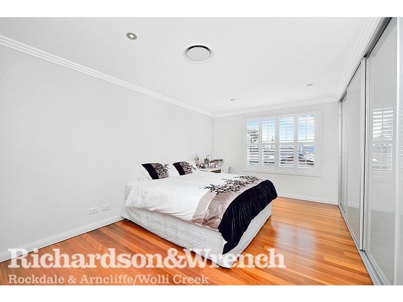 11 Cordeaux Crescent, Sylvania Waters NSW 2224