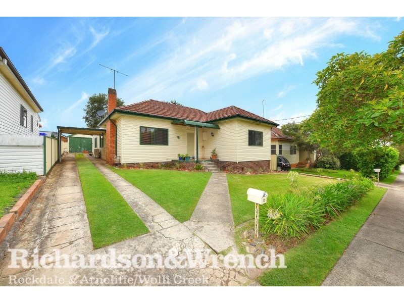 12 Mavis Avenue, Peakhurst NSW 2210
