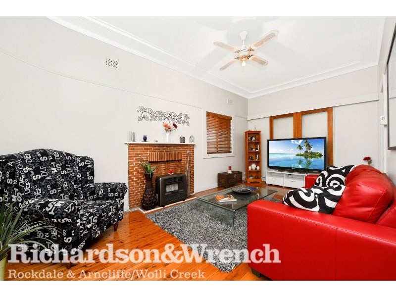 12 Mavis Avenue, Peakhurst NSW 2210
