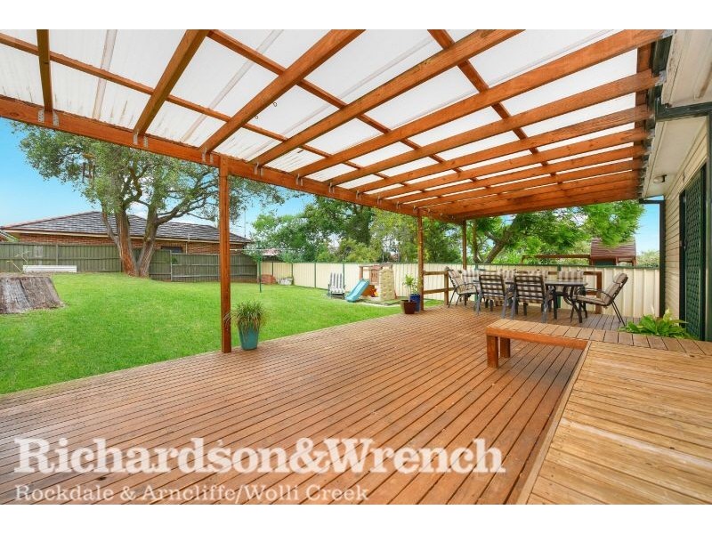 12 Mavis Avenue, Peakhurst NSW 2210