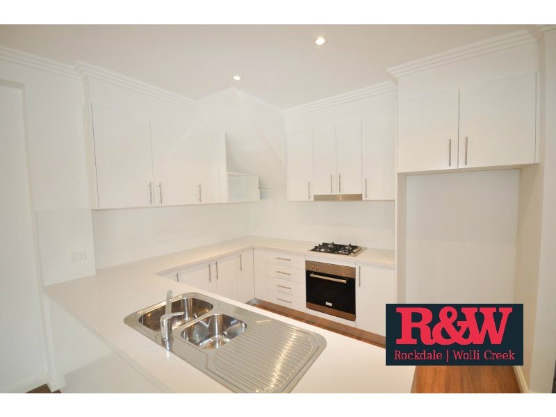 V2/19 Oswell Street, Rockdale NSW 2216