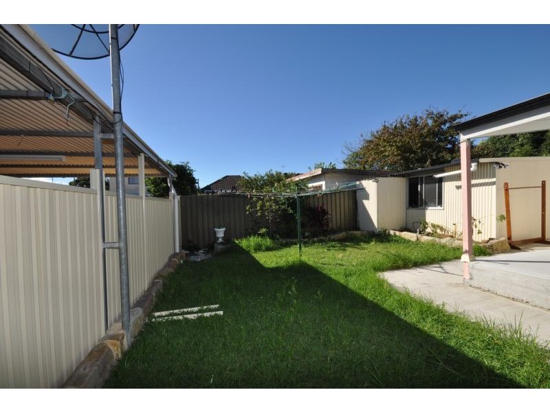Flat 1, 4 Eddystone Road, Bexley NSW 2207