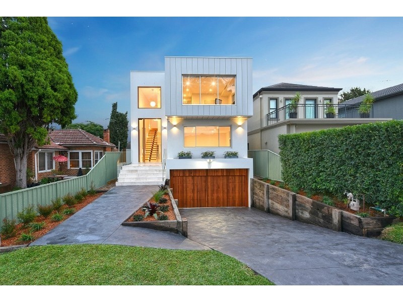 37 Evelyn Street North, Sylvania NSW 2224