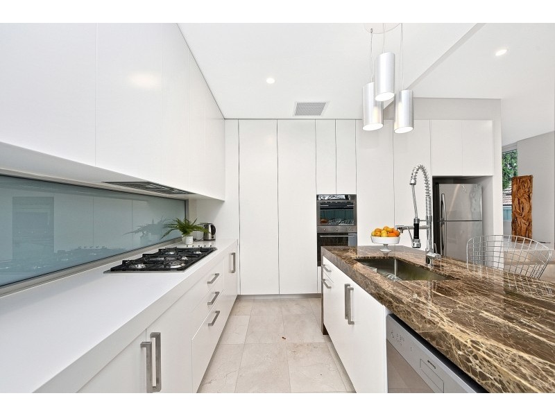 37 Evelyn Street North, Sylvania NSW 2224